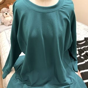 NWT LulaRoe Hannah Crewneck Sweatshirt - XL Teal